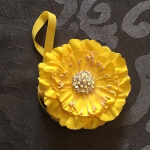 Yellow tieks flower